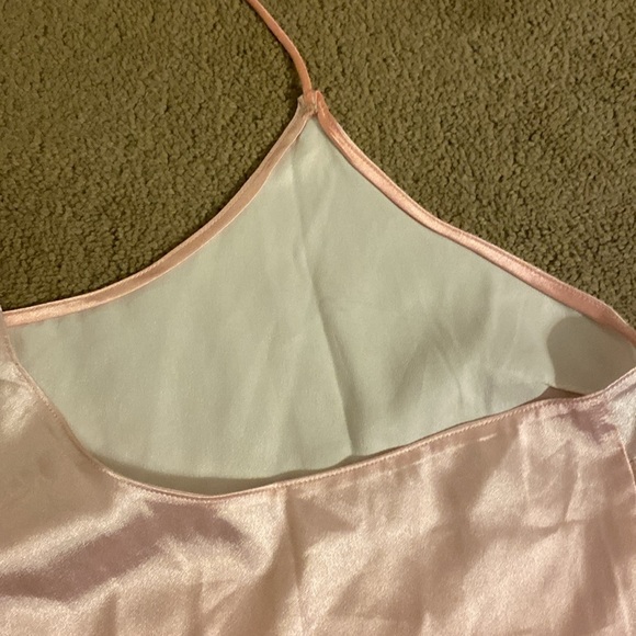 VICTORIA’S SECRET LIGHT PINK‎ SATINY CAMISOLE - Picture 10 of 10